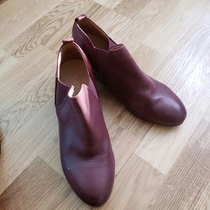 Burgundy inner heel wedge size 8.5